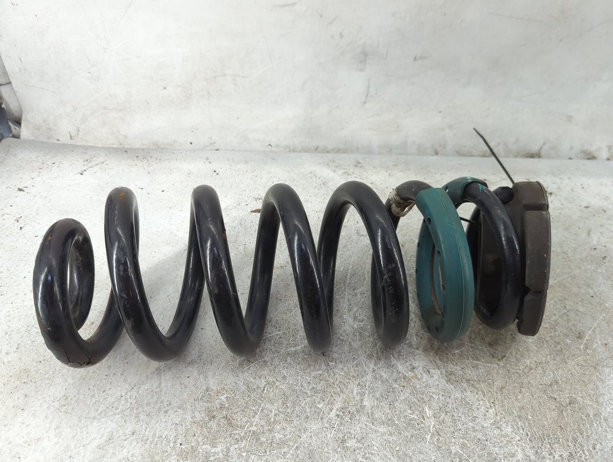 2011-2022 Jeep Grand Cherokee Passenger Rear Coil Spring - Oem 1366728 - Oemusedautoparts1.com