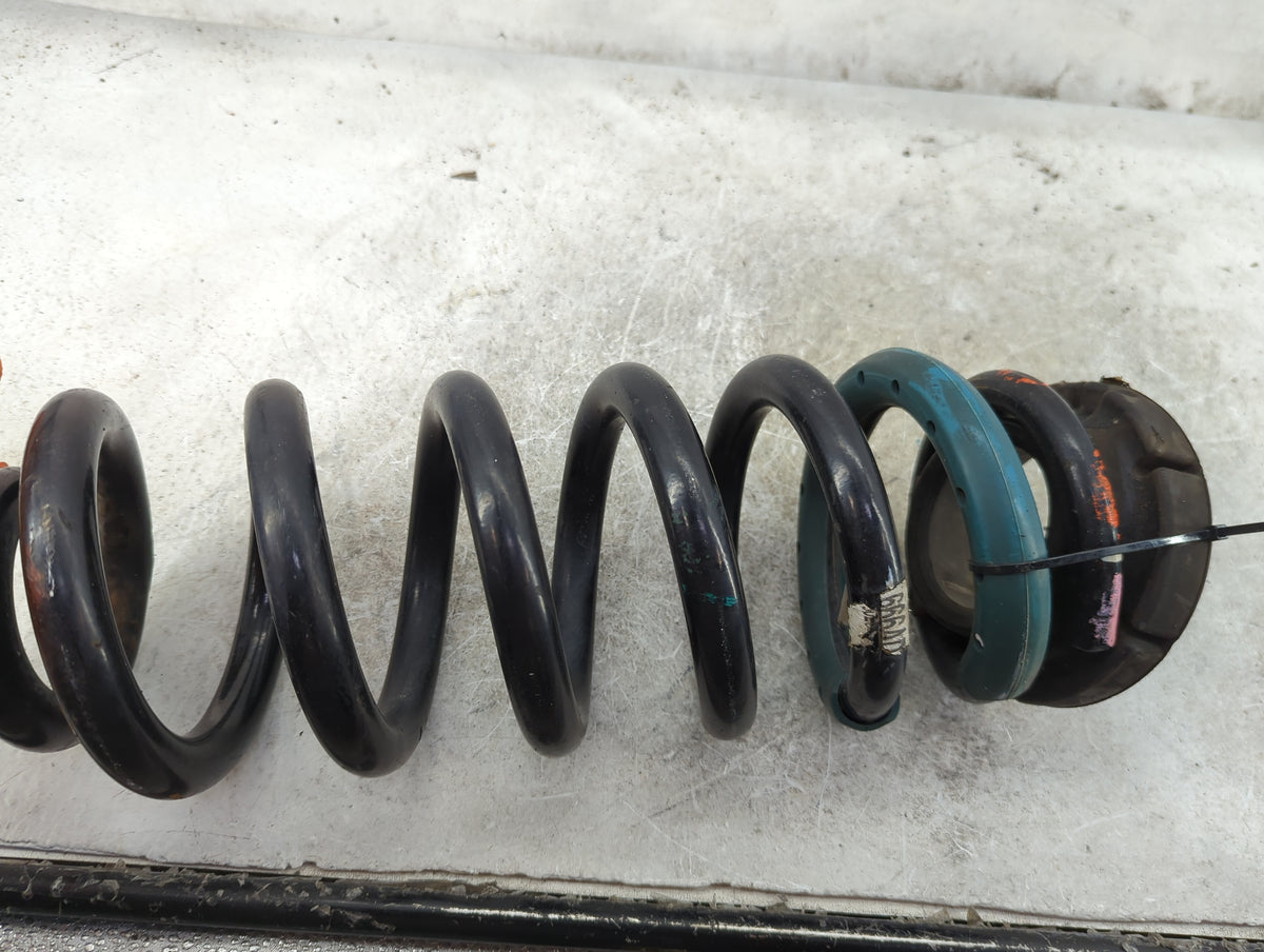 2011-2022 Jeep Grand Cherokee Passenger Rear Coil Spring - Oem 1366728 - Oemusedautoparts1.com