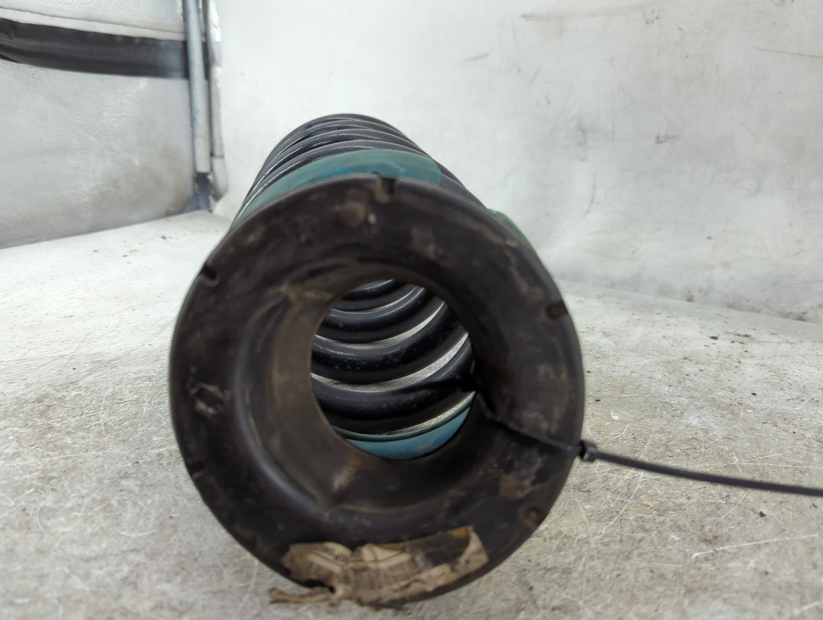 2011-2022 Jeep Grand Cherokee Passenger Rear Coil Spring - Oem 1366728 - Oemusedautoparts1.com