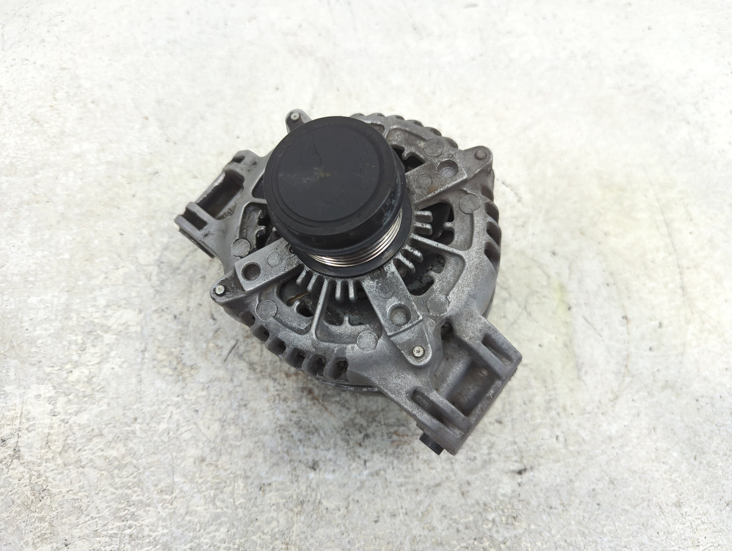 2011-2016 Jeep Grand Cherokee Alternator Replacement Generator Charging Assembly Engine OEM Fits OEM Used Auto Parts - Oemus