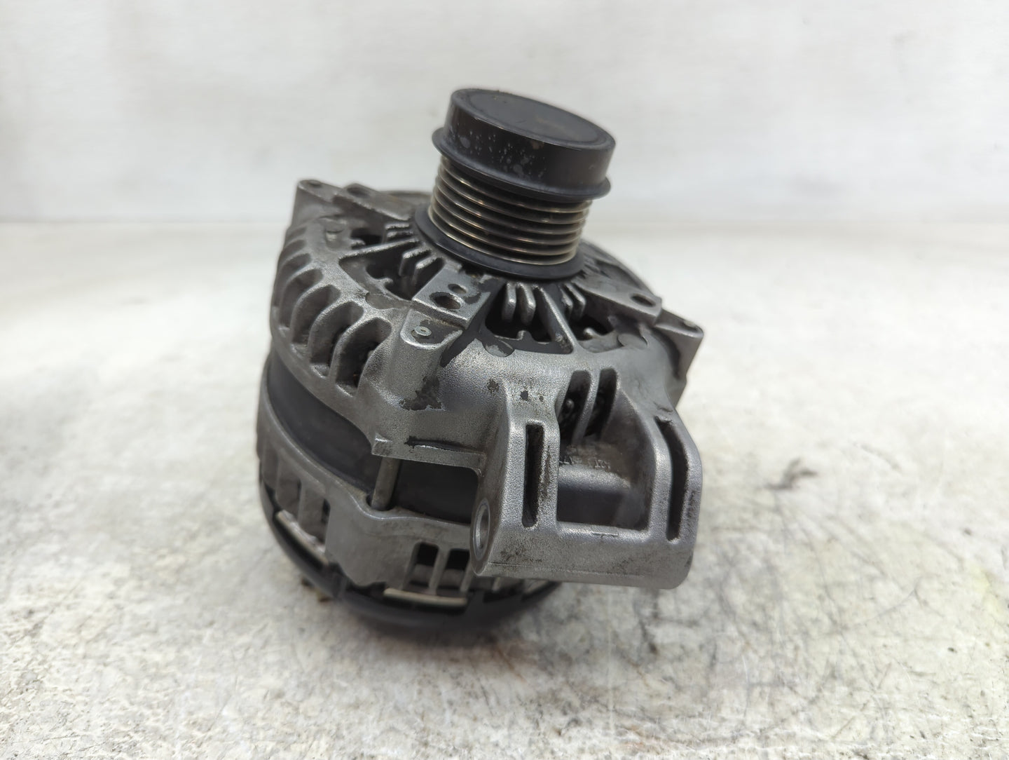 2011-2016 Jeep Grand Cherokee Alternator Replacement Generator Charging Assembly Engine OEM Fits OEM Used Auto Parts - Oemus