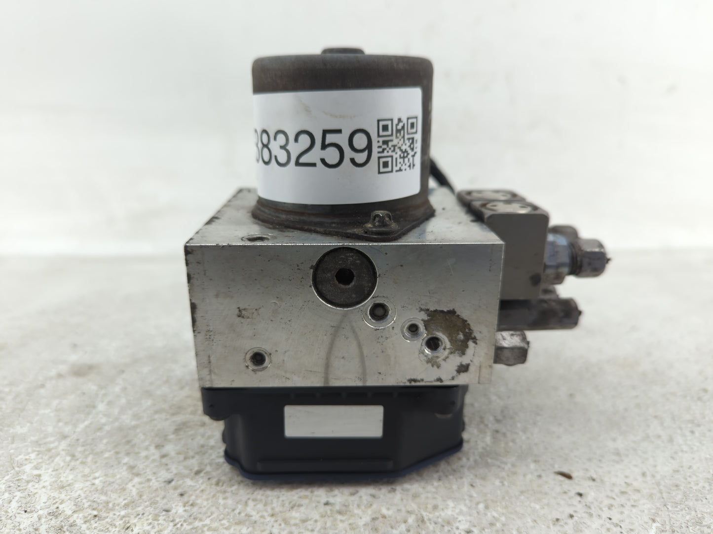 2015 Jeep Grand Cherokee ABS Pump Control Module Replacement P/N:68207920AF Fits OEM Used Auto Parts - Oemusedautoparts1.com