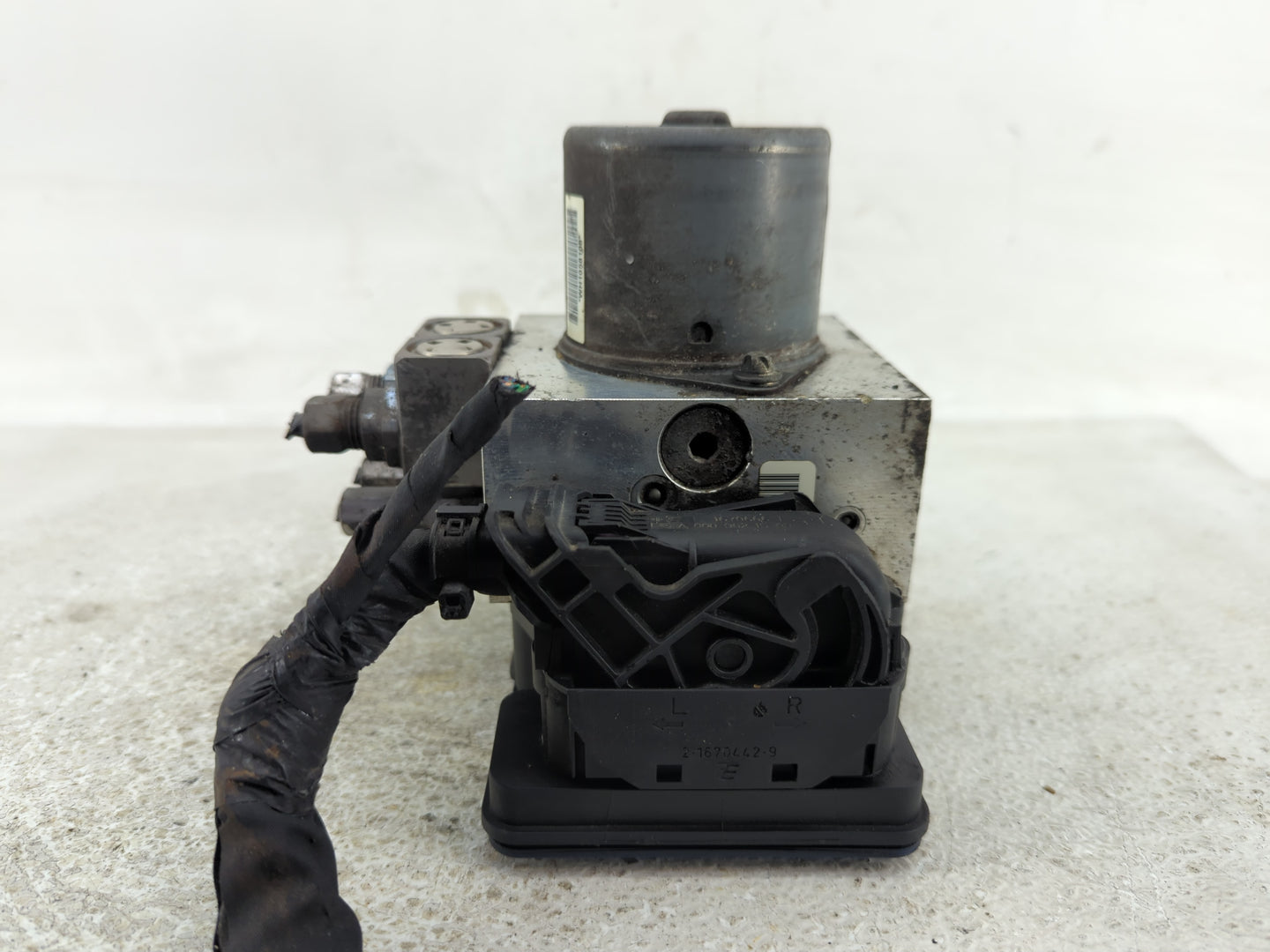 2015 Jeep Grand Cherokee ABS Pump Control Module Replacement P/N:68207920AF Fits OEM Used Auto Parts - Oemusedautoparts1.com