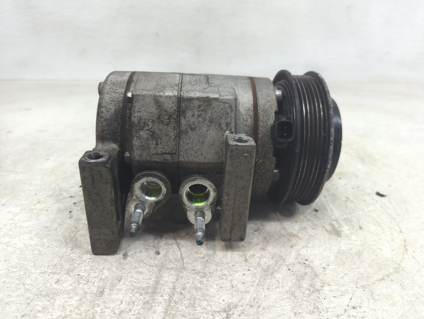 2011-2015 Jeep Grand Cherokee Air Conditioning A/c Ac Compressor Oem - Oemusedautoparts1.com