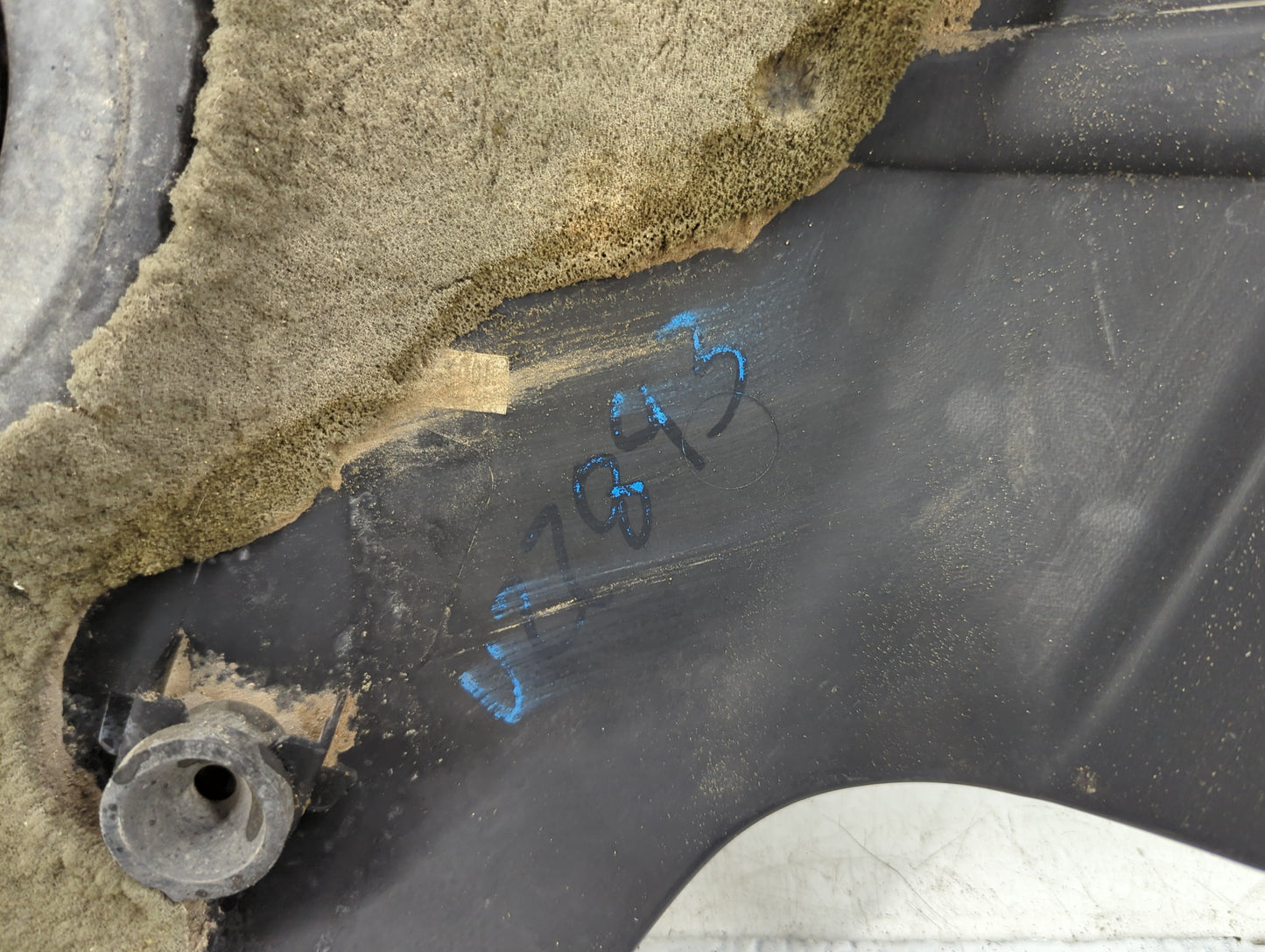 2015 Jeep Grand Cherokee Engine Cover - Oemusedautoparts1.com