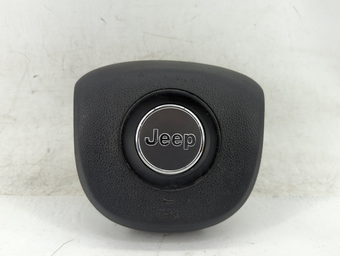 2014-2015 Jeep Grand Cherokee Air Bag Driver Left Steering Wheel Mounted P/N:13393369 Fits Fits 2014 2015 OEM Used Auto Part