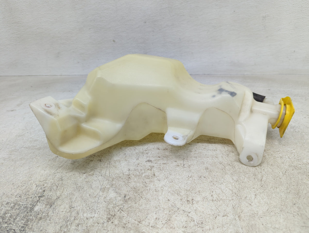 2011 Jeep Grand Cherokee Radiator Coolant Overflow Expansion Tank Bottle 1409484 - Oemusedautoparts1.com