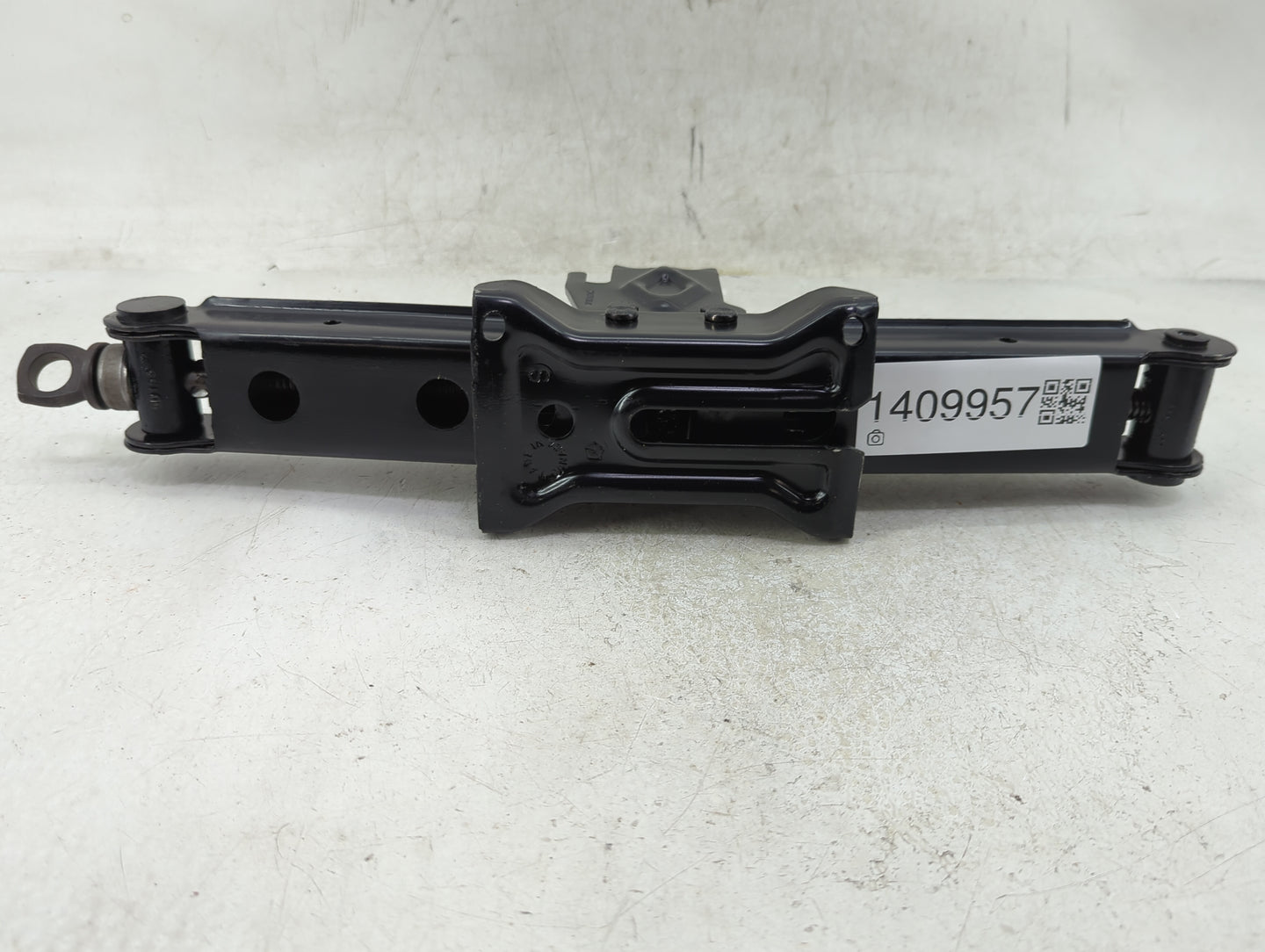 2015 Jeep Grand Cherokee Spare Scissor Car Jack - Oemusedautoparts1.com