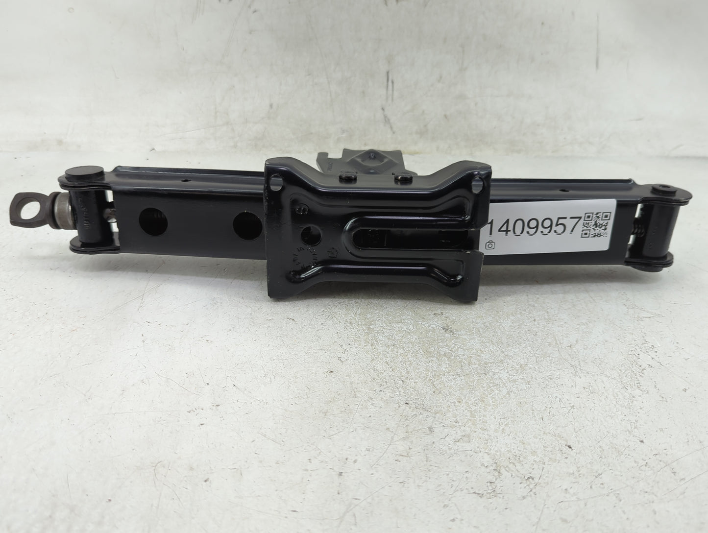 2015 Jeep Grand Cherokee Spare Scissor Car Jack - Oemusedautoparts1.com