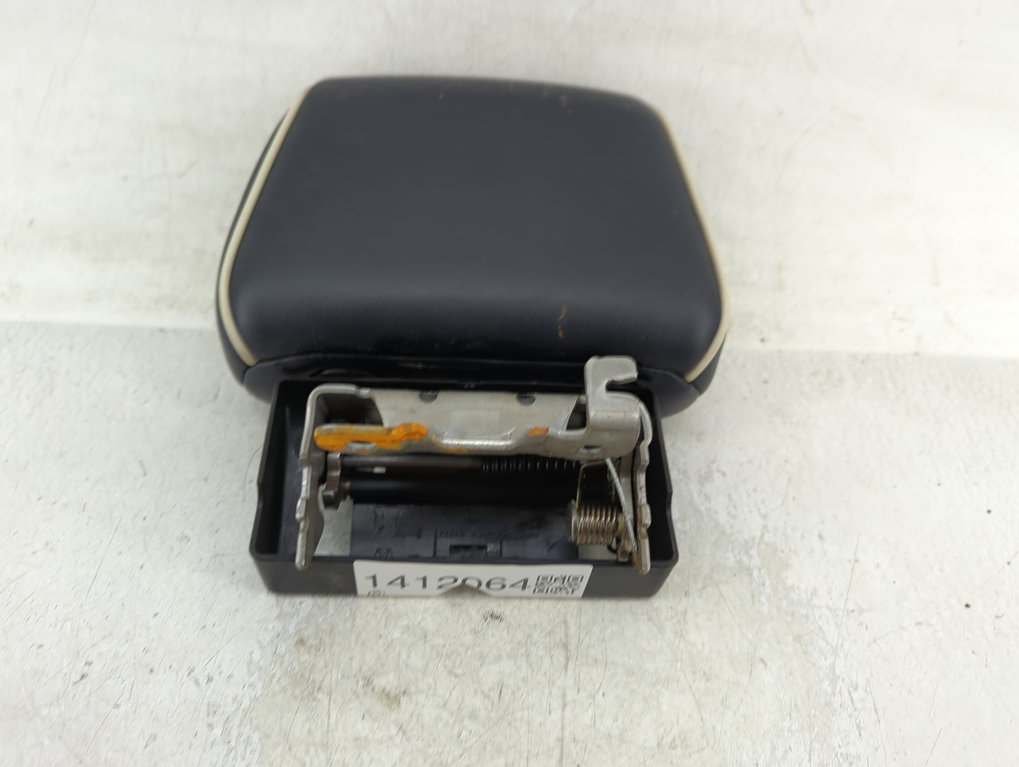 2014-2022 Jeep Grand Cherokee Headrest Head Rest Front Driver Passenger Seat Fits OEM Used Auto Parts - Oemusedautoparts1.co