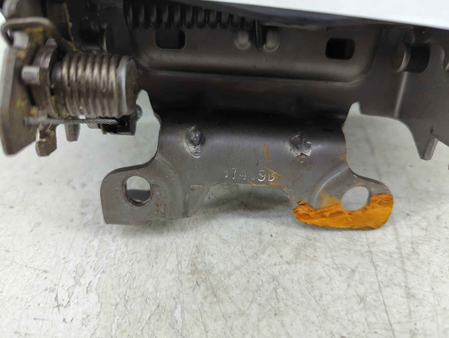 2014-2022 Jeep Grand Cherokee Headrest Head Rest Front Driver Passenger Seat Fits OEM Used Auto Parts - Oemusedautoparts1.co