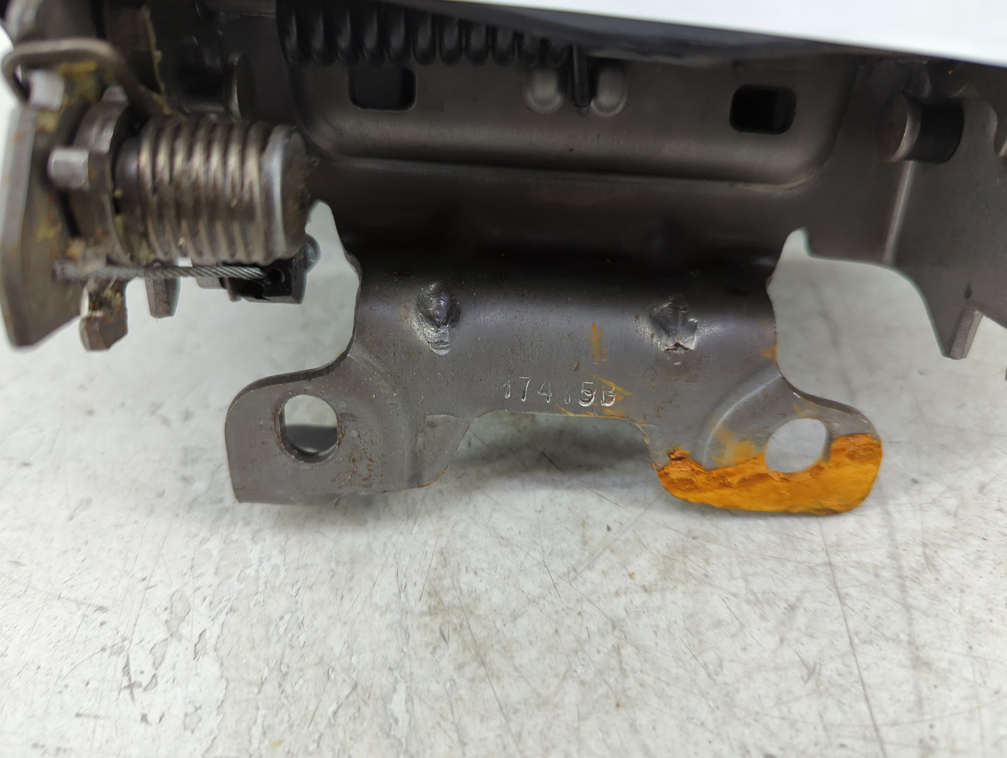 2014-2022 Jeep Grand Cherokee Headrest Head Rest Front Driver Passenger Seat Fits OEM Used Auto Parts - Oemusedautoparts1.co