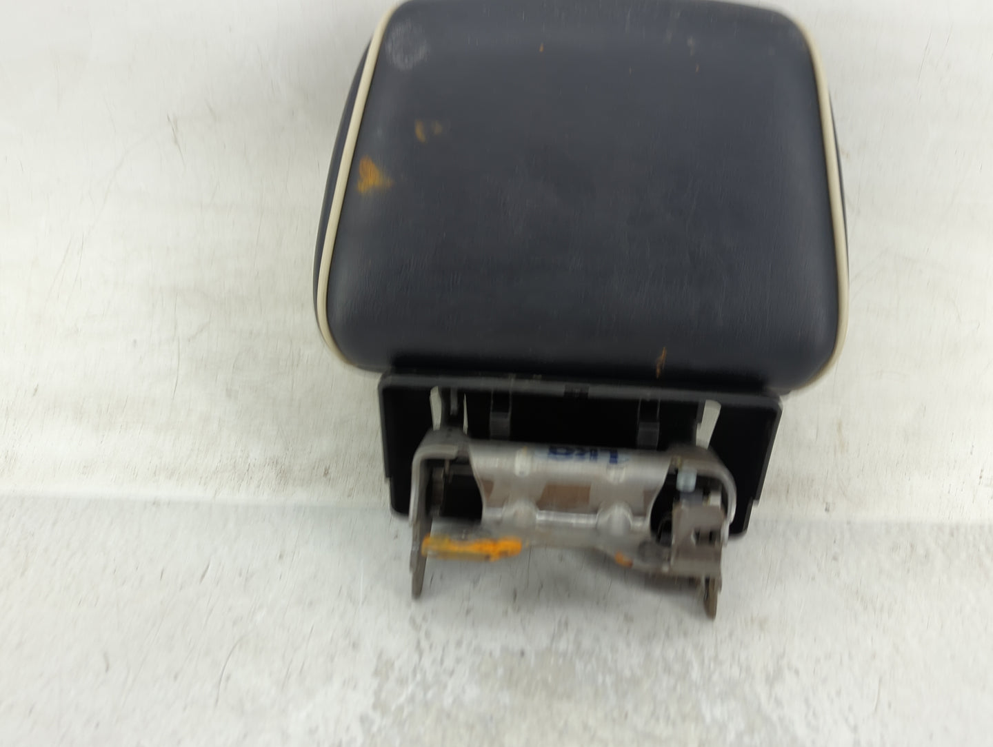 2014-2022 Jeep Grand Cherokee Headrest Head Rest Front Driver Passenger Seat Fits OEM Used Auto Parts - Oemusedautoparts1.co