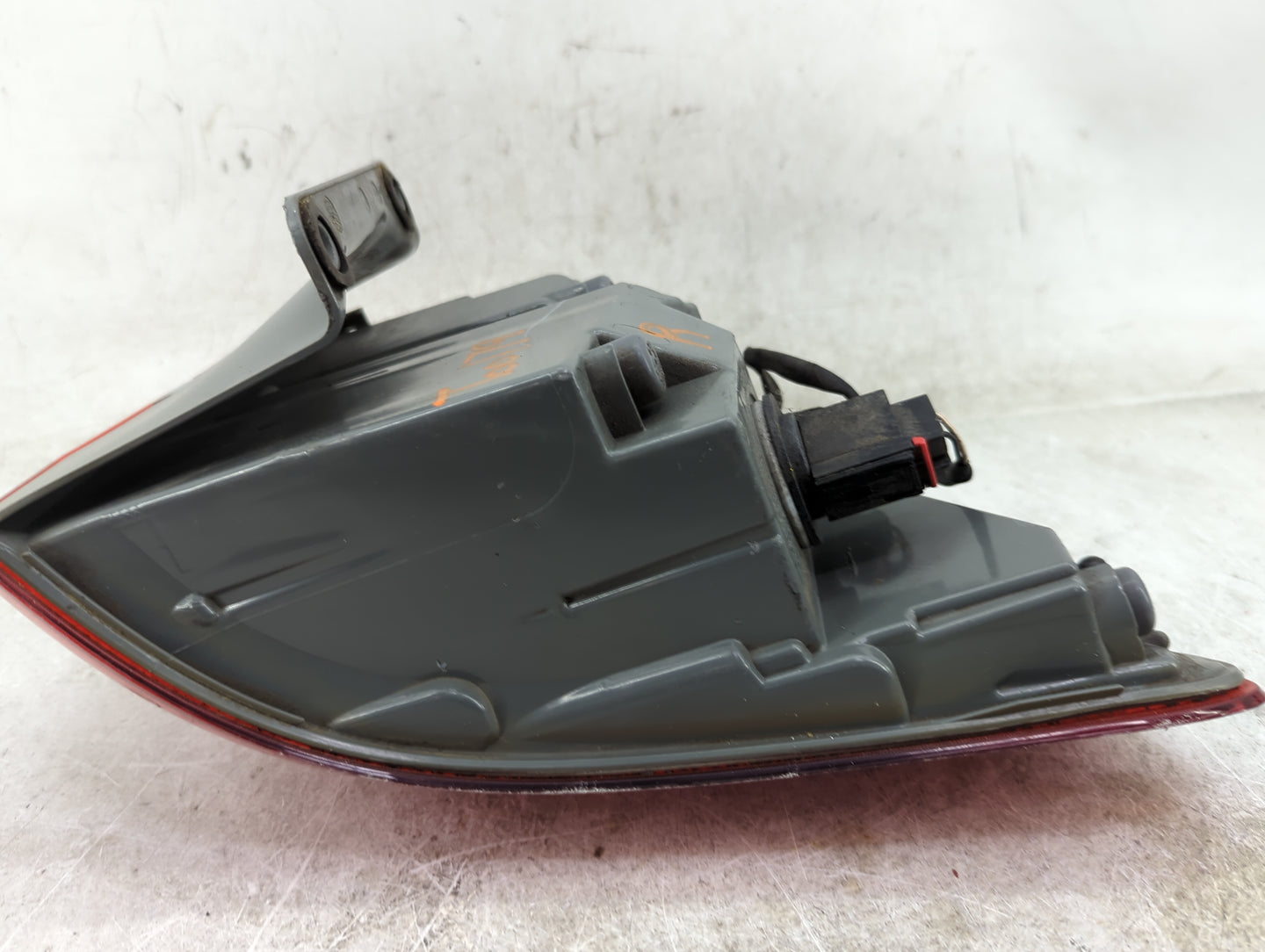2015-2021 Jeep Grand Cherokee Tail Light Assembly Passenger Right OEM P/N:P68110016AE Fits Fits 2015 2016 2017 2018 2019 202