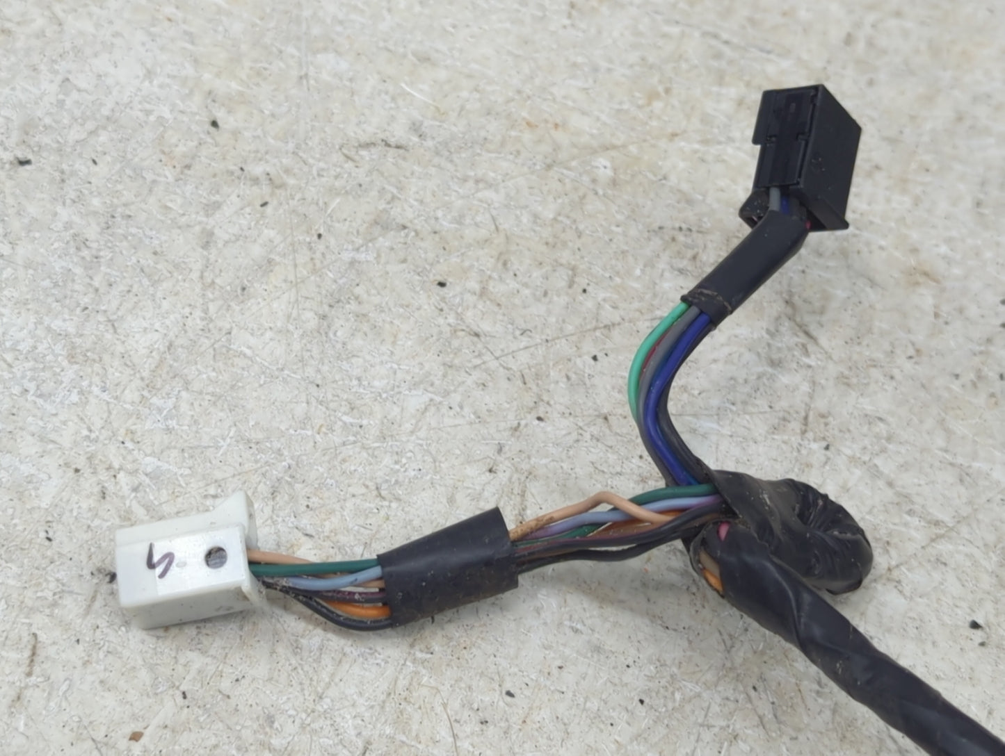 2011-2022 Jeep Grand Cherokee Driver Side View Mirror - Left Door Mirror OEM Used - Oemusedautoparts1.com