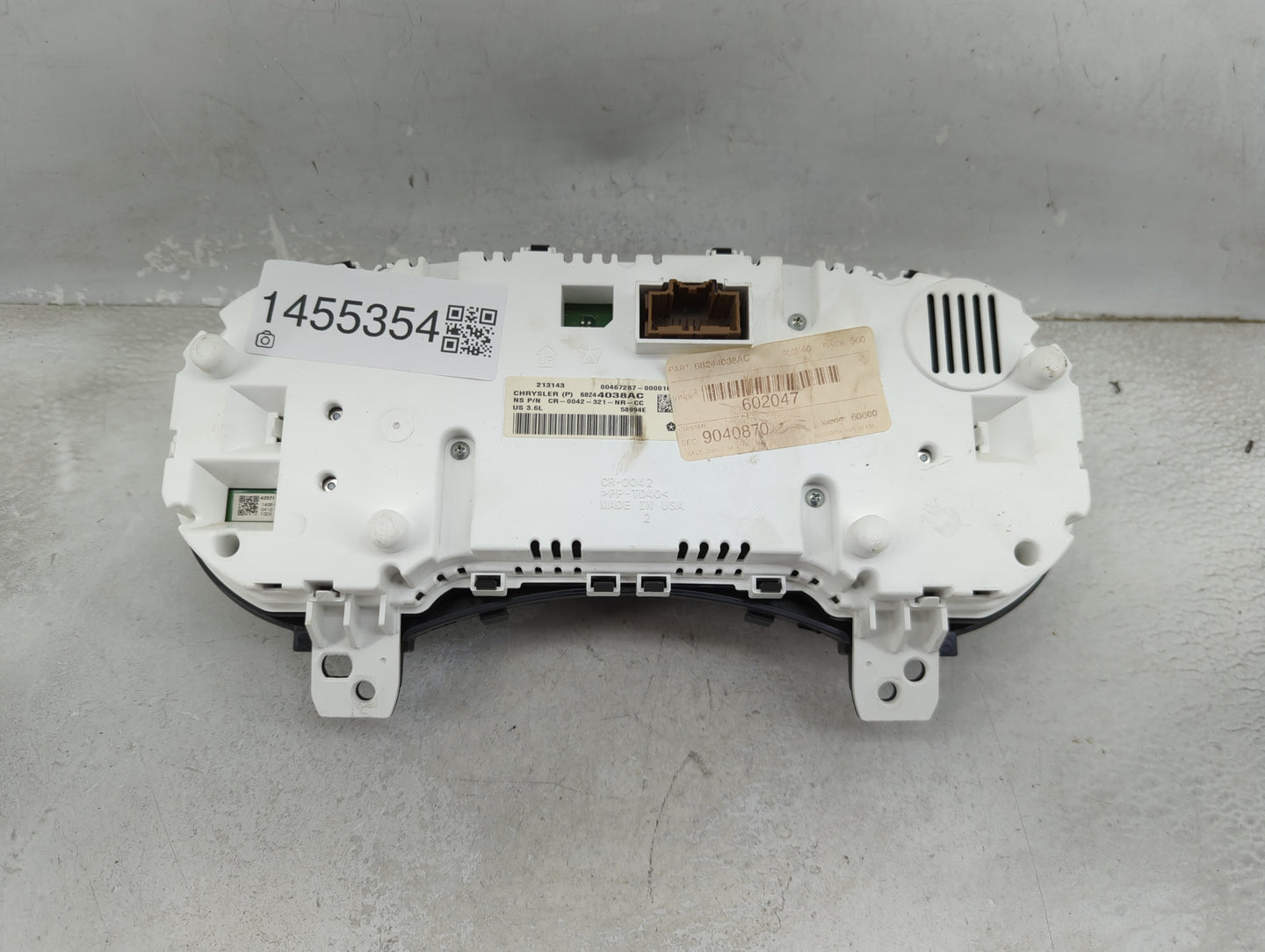 2015 Jeep Grand Cherokee Instrument Cluster Speedometer Gauges P/N:68244038AC Miles: Fits OEM Used Auto Parts - Oemusedautop