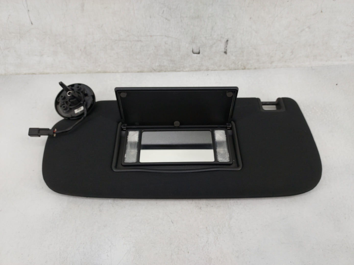 2014-2022 Jeep Grand Cherokee Sun Visor Shade Replacement Driver Left Mirror Fits OEM Used Auto Parts - Oemusedautoparts1.co
