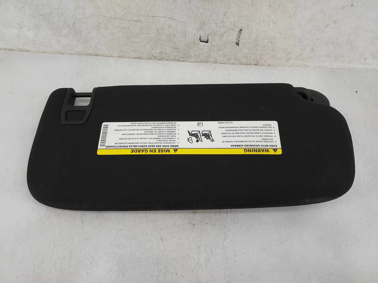 2014-2022 Jeep Grand Cherokee Sun Visor Shade Replacement Driver Left Mirror Fits OEM Used Auto Parts - Oemusedautoparts1.co
