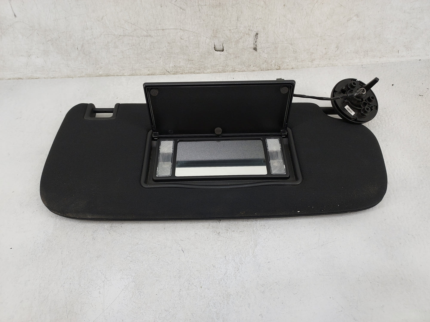 2014-2022 Jeep Grand Cherokee Sun Visor Shade Replacement Passenger Right Mirror Fits OEM Used Auto Parts - Oemusedautoparts