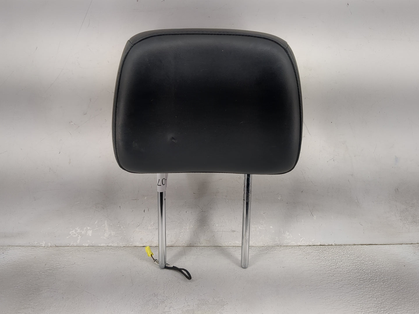 2015 Jeep Grand Cherokee Headrest Head Rest Front Driver Seat Black - Oemusedautoparts1.com