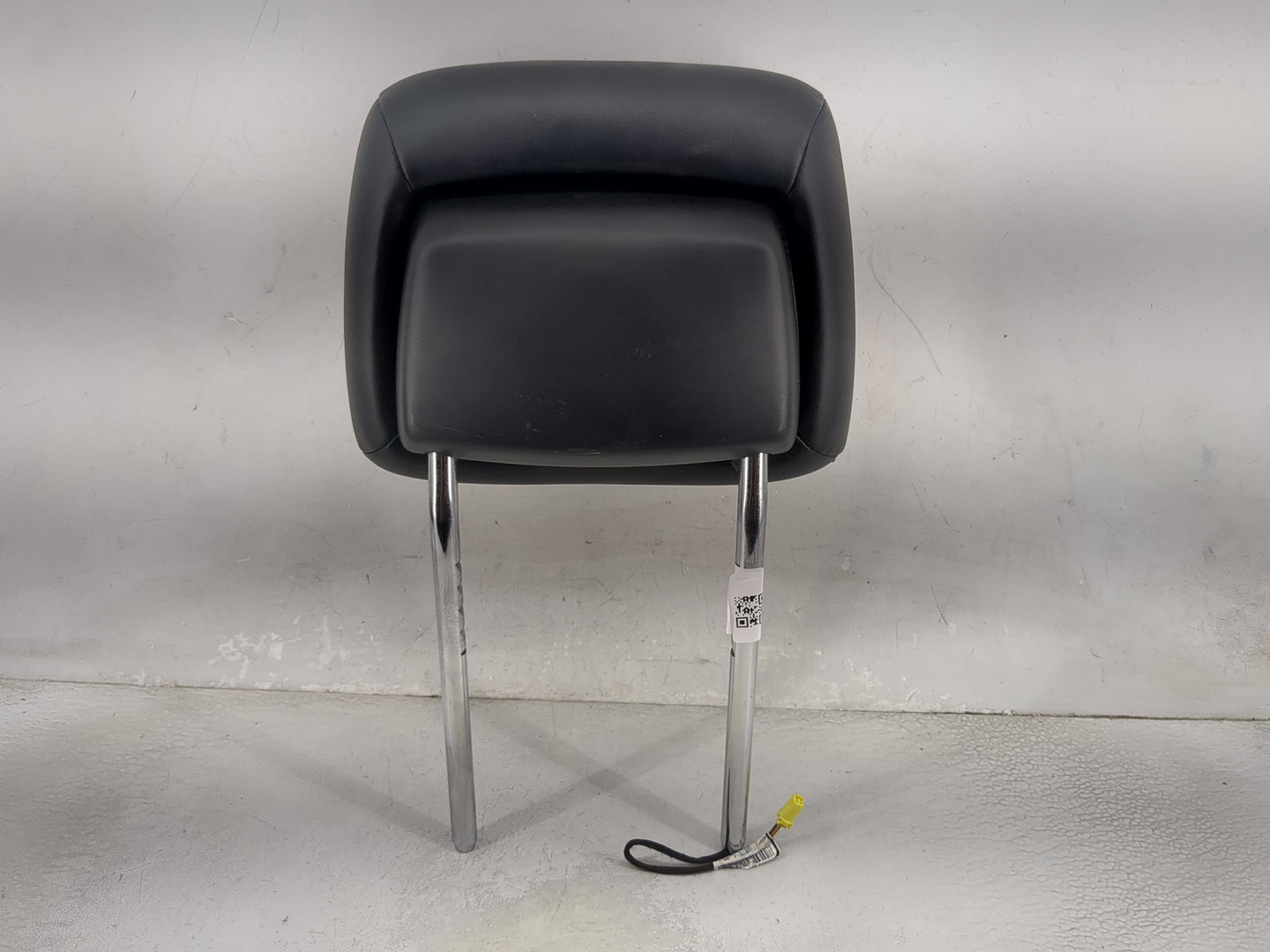 2015 Jeep Grand Cherokee Headrest Head Rest Front Driver Seat Black - Oemusedautoparts1.com
