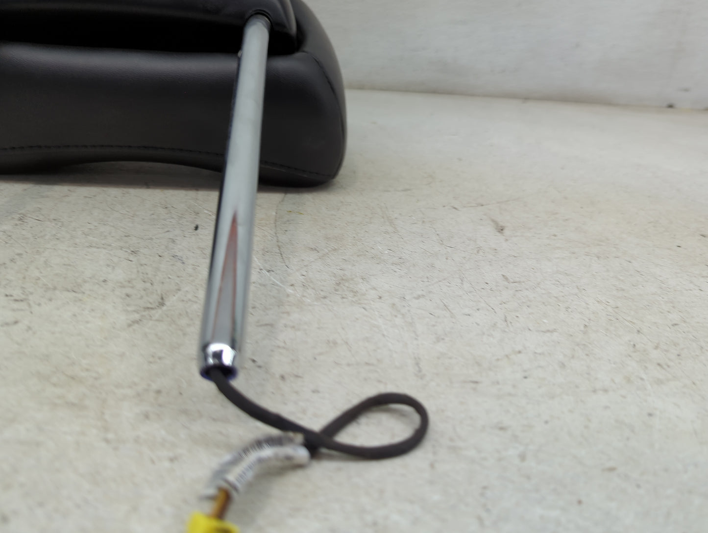 2015 Jeep Grand Cherokee Headrest Head Rest Front Driver Passenger Seat Fits OEM Used Auto Parts - Oemusedautoparts1.com