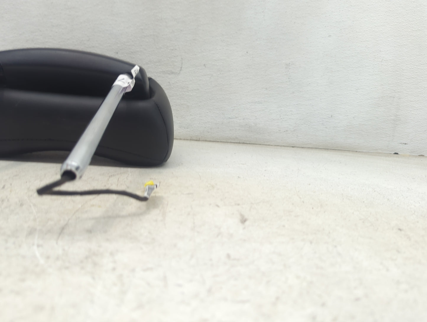 2015 Jeep Grand Cherokee Headrest Head Rest Front Driver Passenger Seat Fits OEM Used Auto Parts - Oemusedautoparts1.com