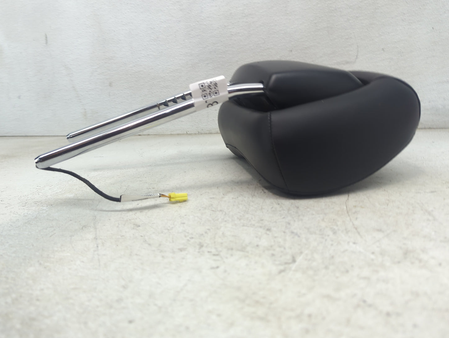2015 Jeep Grand Cherokee Headrest Head Rest Front Driver Passenger Seat Fits OEM Used Auto Parts - Oemusedautoparts1.com