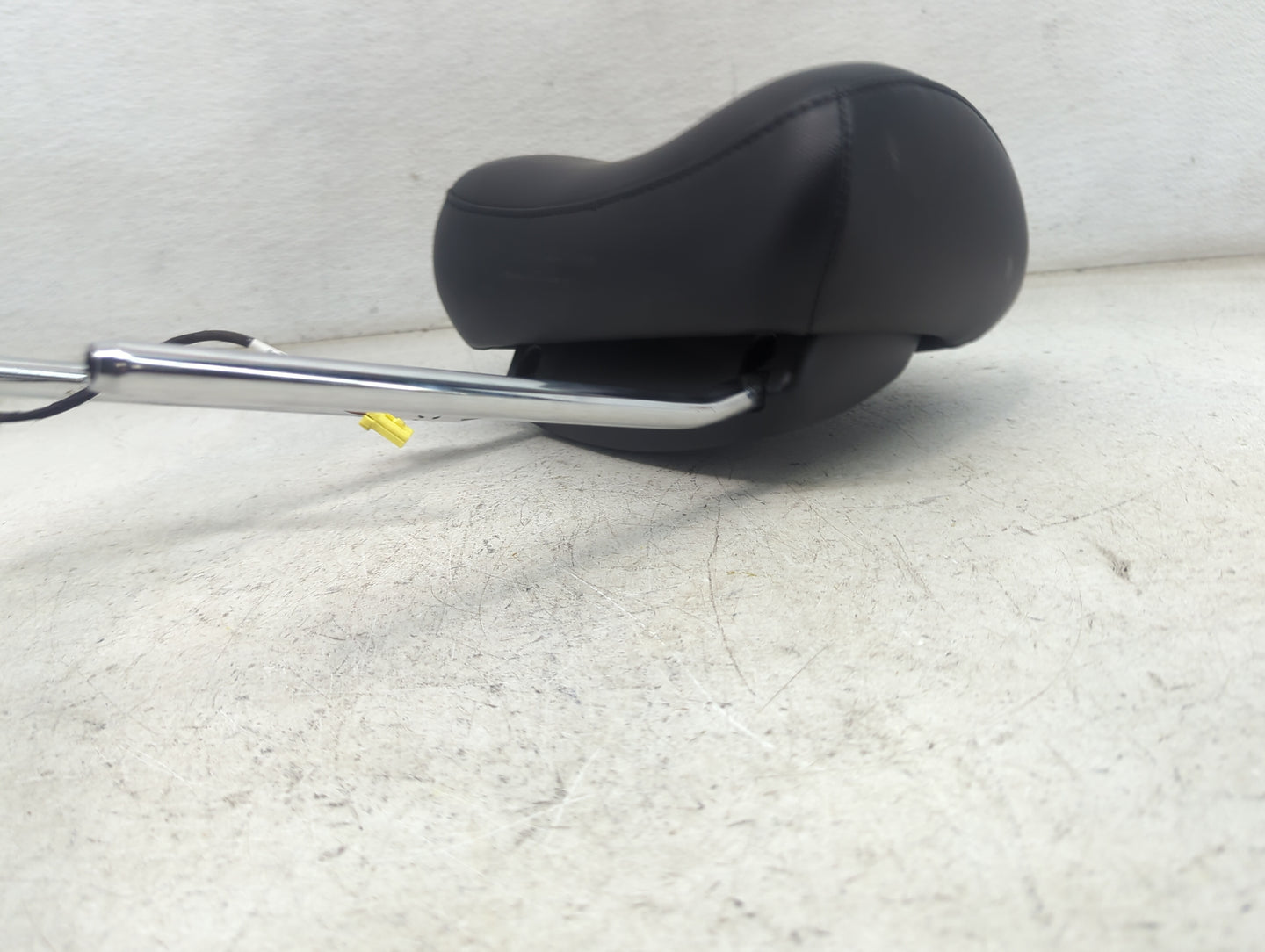 2015 Jeep Grand Cherokee Headrest Head Rest Front Driver Passenger Seat Fits OEM Used Auto Parts - Oemusedautoparts1.com