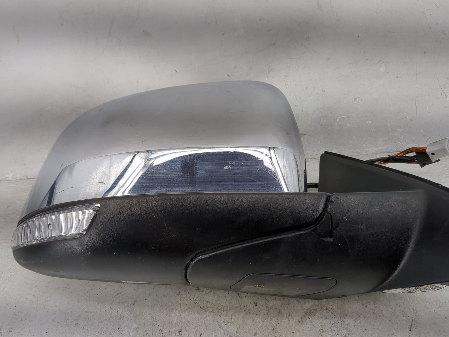 2011-2022 Jeep Grand Cherokee Passenger Side View Mirror - Right Door Mirror OEM Used - Oemusedautoparts1.com