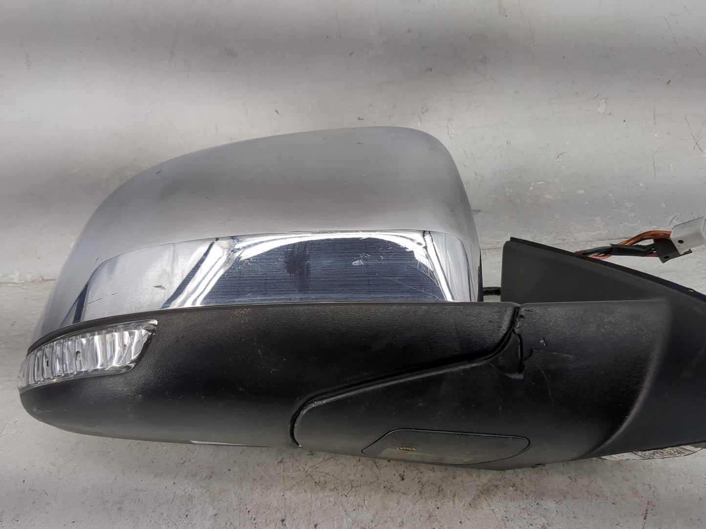 2011-2022 Jeep Grand Cherokee Passenger Side View Mirror - Right Door Mirror OEM Used - Oemusedautoparts1.com