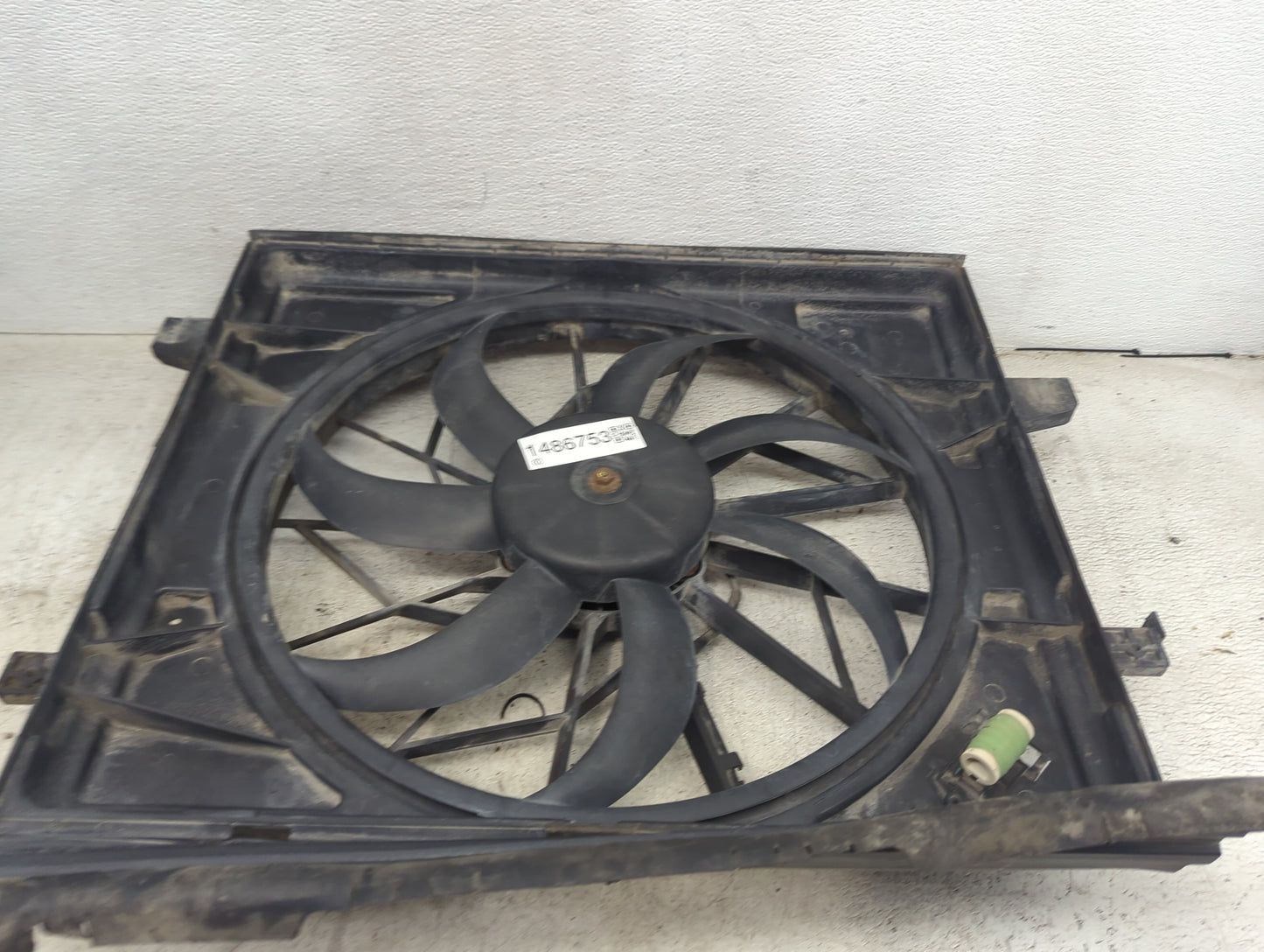 2011-2022 Jeep Grand Cherokee Electric Radiator Cooling Fan Motor Assembly P/N:55037992AD 68031874AD Fits OEM Used Auto Part