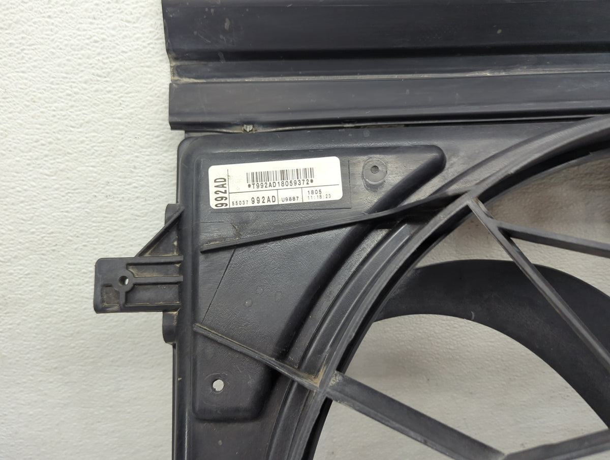 2011-2022 Jeep Grand Cherokee Electric Radiator Cooling Fan Motor Assembly P/N:55037992AD T992AD18059372 Fits OEM Used Auto 