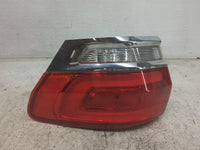 2015-2021 Jeep Grand Cherokee Tail Light Assembly Passenger Right OEM P/N:P68110016AD F00 HTC 4026 15 Fits OEM Used Auto Par
