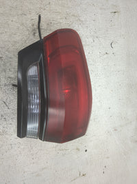 2015-2021 Jeep Grand Cherokee Tail Light Assembly Driver Left OEM P/N:P68110017AE 68110017AE Fits OEM Used Auto Parts - Oemu