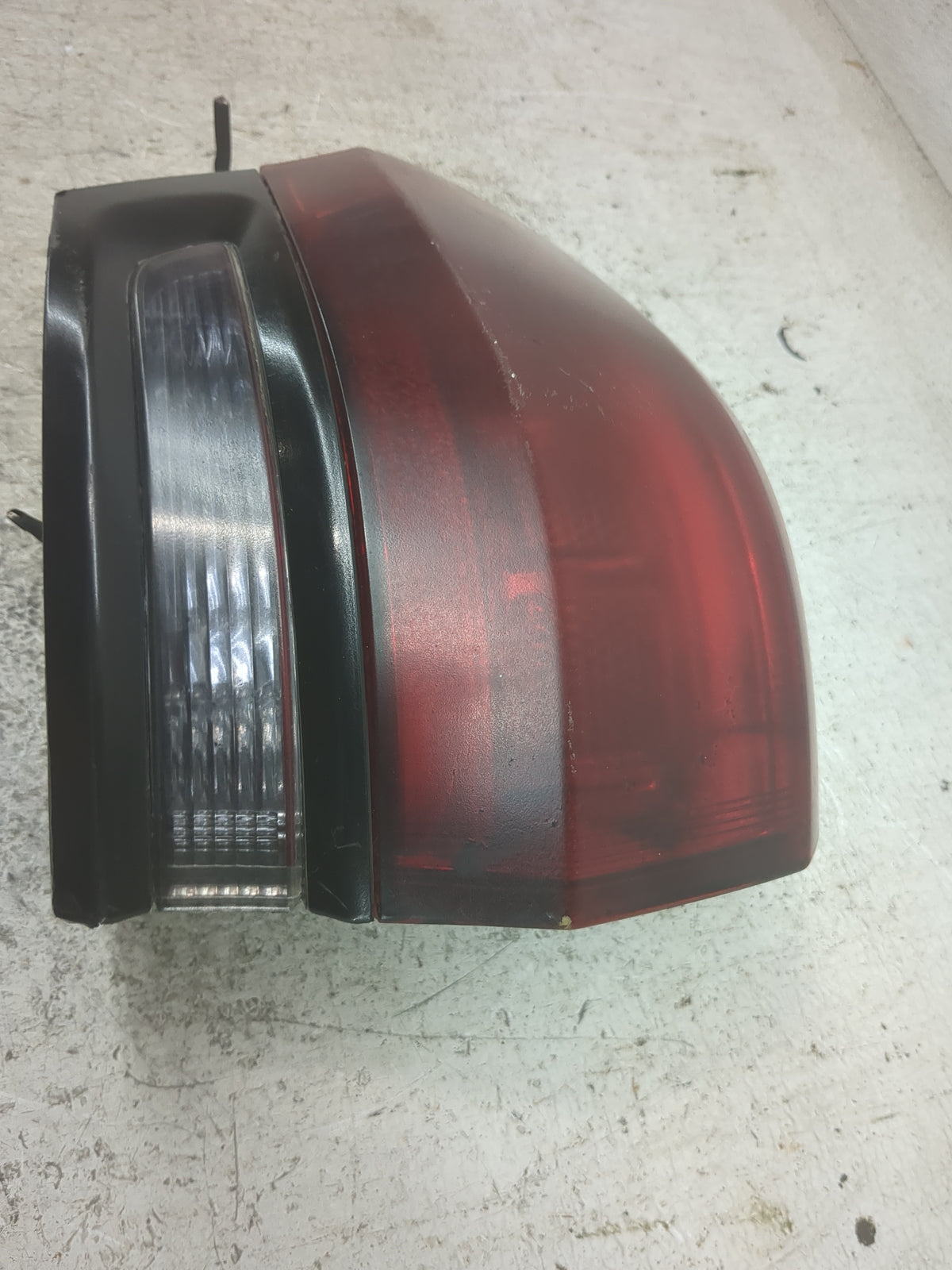 2015-2021 Jeep Grand Cherokee Tail Light Assembly Driver Left OEM P/N:P68110017AE 68110017AE Fits OEM Used Auto Parts - Oemu
