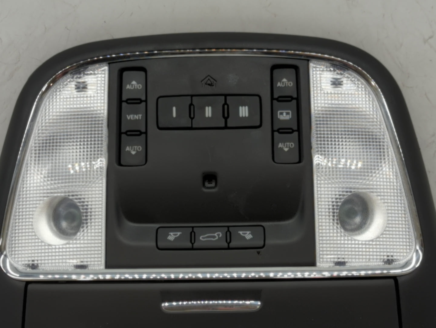 2014-2017 Jeep Grand Cherokee Center Console Armrest Cover Lid - Oemusedautoparts1.com