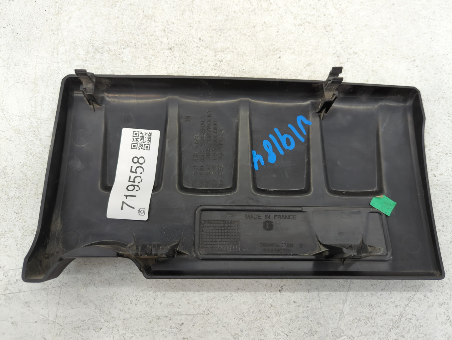 2015 Jeep Grand Cherokee Engine Cover - Oemusedautoparts1.com