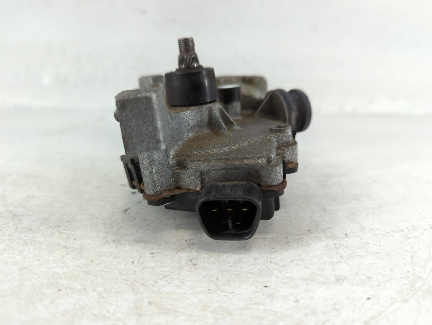 2014-2015 Jeep Grand Cherokee Front Windshield Wiper Motor P/N:68267701AA Fits Fits 2014 2015 OEM Used Auto Parts - Oemuseda