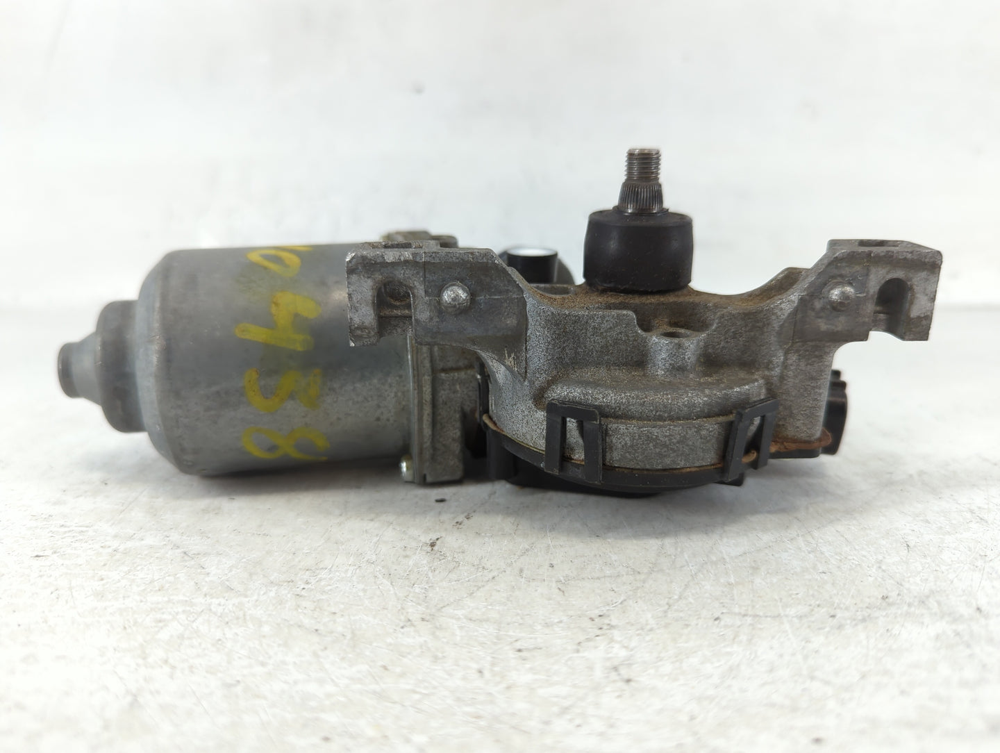 2014-2015 Jeep Grand Cherokee Front Windshield Wiper Motor P/N:68267701AA Fits Fits 2014 2015 OEM Used Auto Parts - Oemuseda