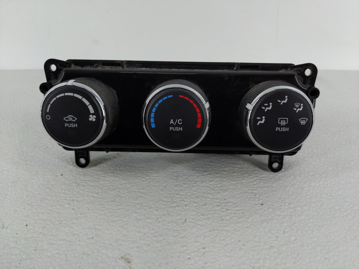 2011-2017 Jeep Patriot Climate Control Module Temperature AC/Heater Replacement P/N:P55111278AF Fits OEM Used Auto Parts - O