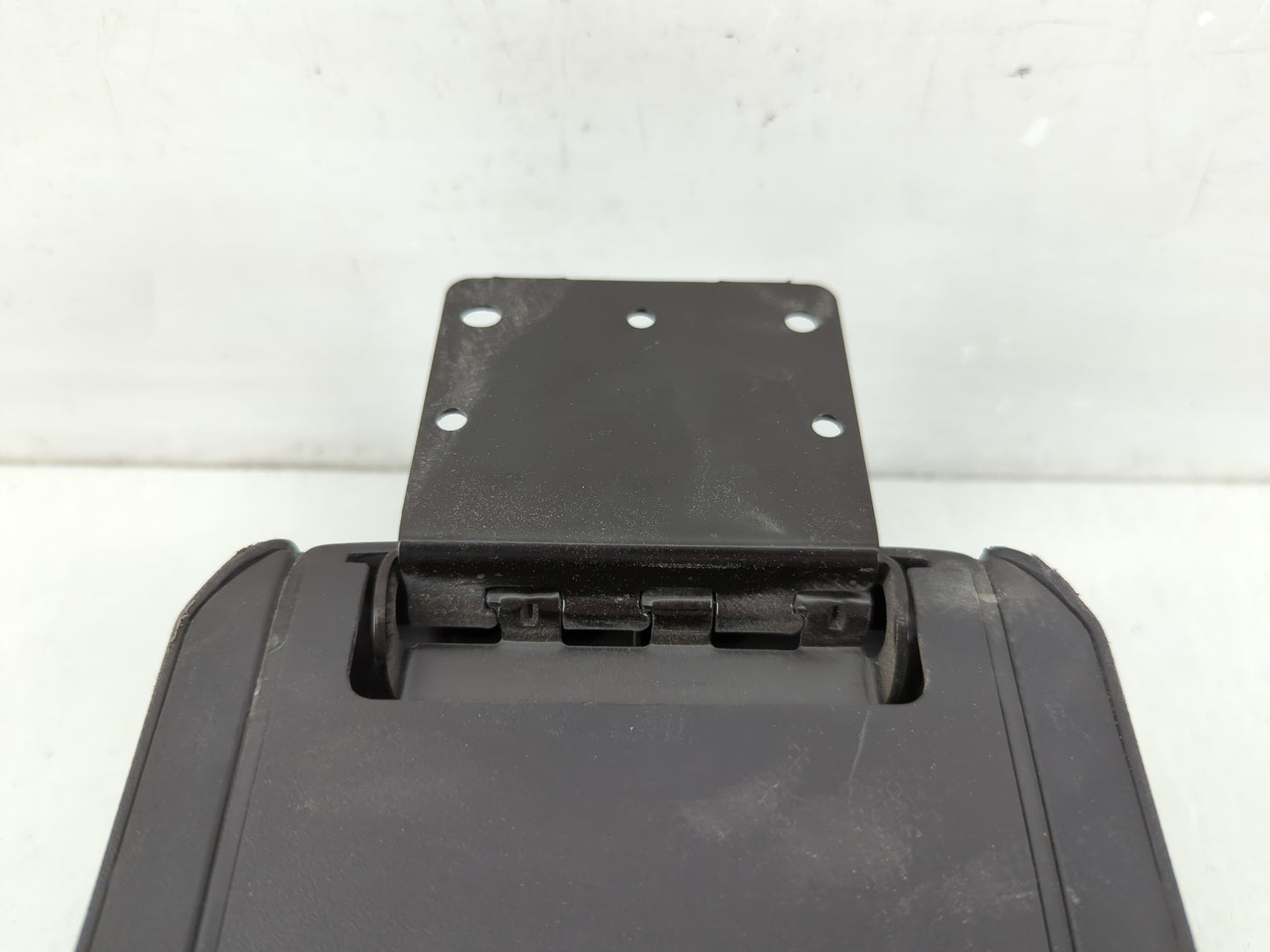 2011-2017 Jeep Patriot Center Console Armrest Cover Lid Fits Fits 2011 2012 2013 2014 2015 2016 2017 OEM Used Auto Parts - O