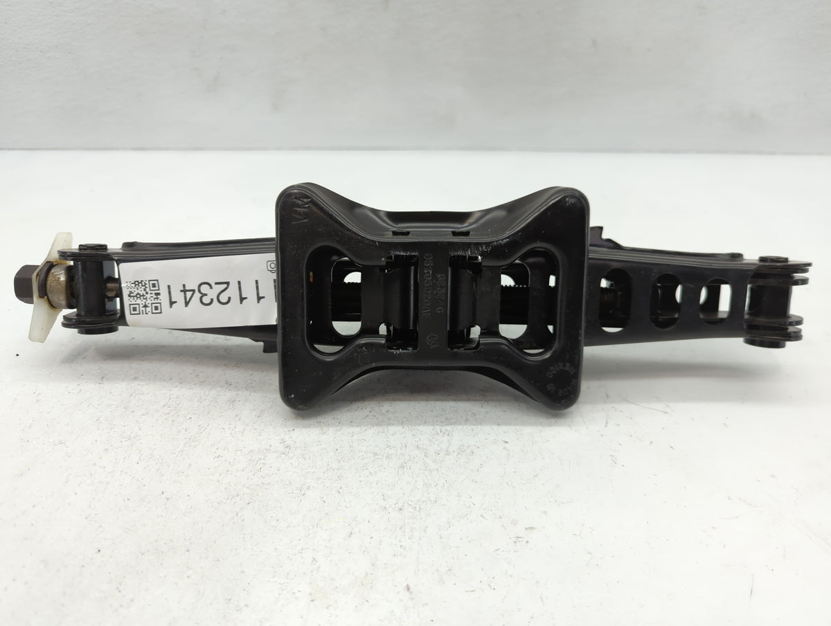 2015 Jeep Patriot Spare Scissor Car Jack 1112341 - Oemusedautoparts1.com