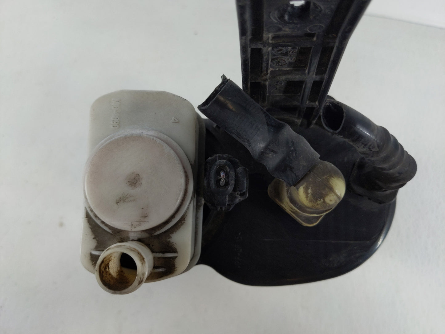2015 Jeep Patriot Fuel Vapor Charcoal Canister - Oemusedautoparts1.com