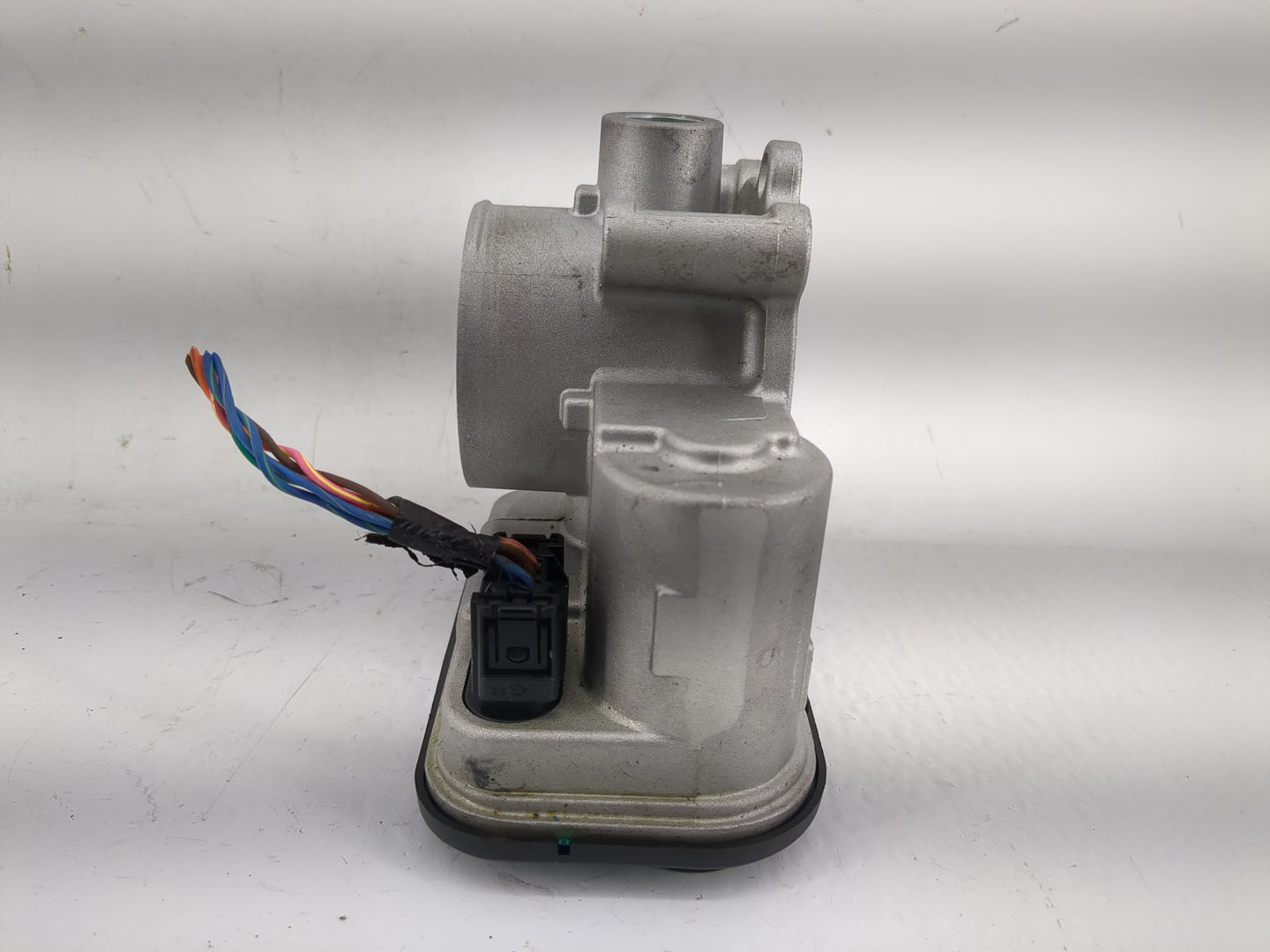 2007-2017 Jeep Patriot Throttle Body Fits Fits 2007 2008 2009 2010 2011 2012 2013 2014 2015 2016 2017 2018 OEM Used Auto Par