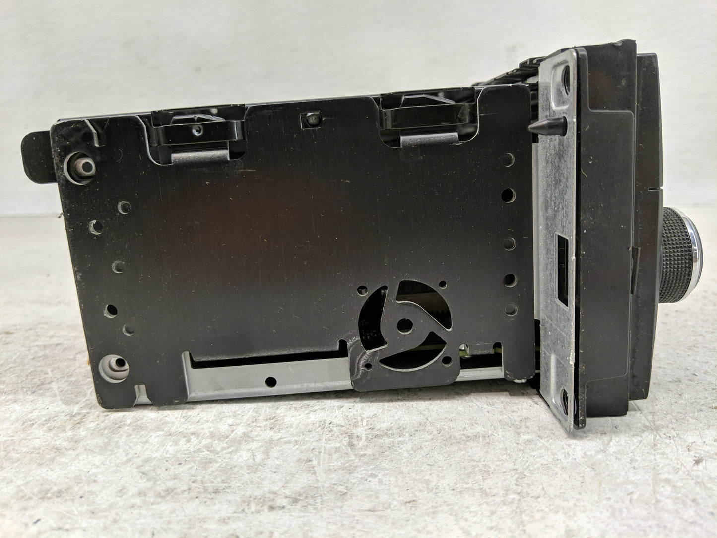2012-2017 Jeep Patriot Radio AM FM Cd Player Receiver Replacement P/N:P05091195AC Fits Fits 2012 2013 2014 2015 2016 2017 OE