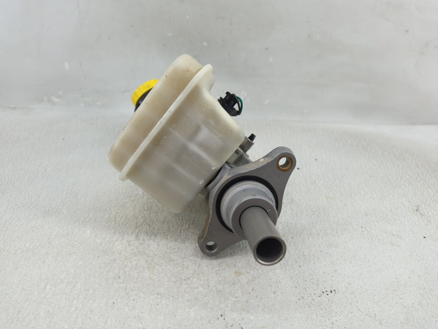 2007-2017 Jeep Patriot Brake Master Cylinder - Oemusedautoparts1.com