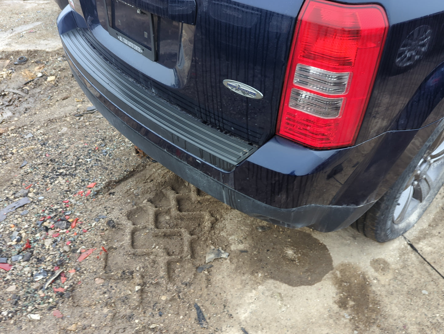 2011-2017 Jeep Patriot Rear Bumper Assembly Oem 1386819 - Oemusedautoparts1.com
