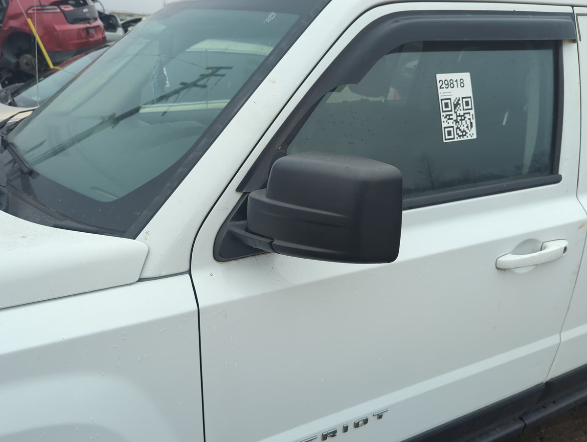 2013-2015 Jeep Patriot Driver Side View Mirror - Left Door Mirror OEM Used - Oemusedautoparts1.com