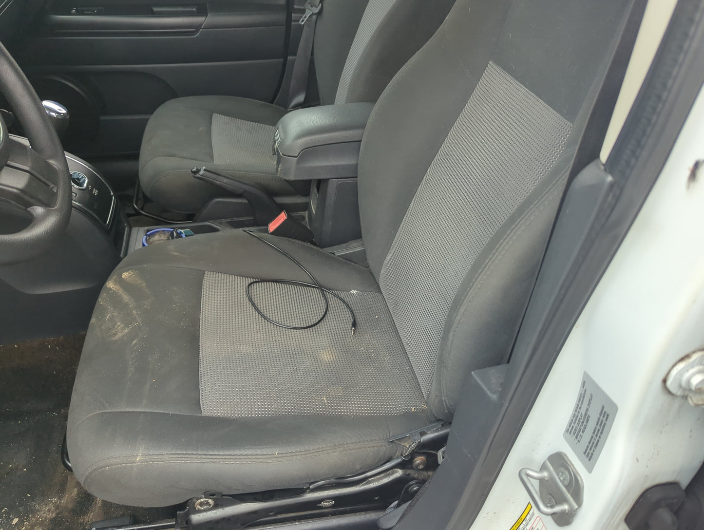 2015-2017 Jeep Patriot Driver Front Seat Oem 1389663 - Oemusedautoparts1.com